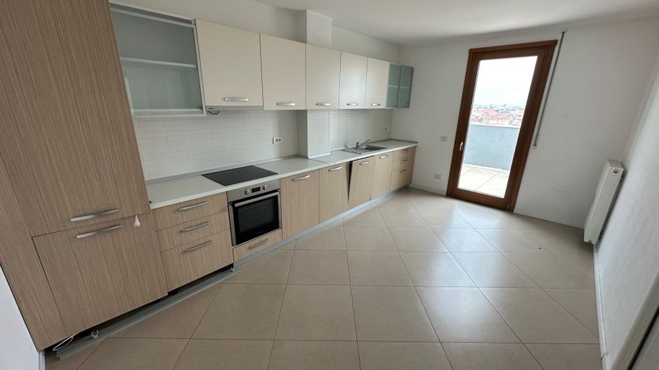 Birouri  cladire noua, zona centrala - Poză 11