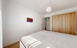 Coresi Urban Vibe | Apartament modern cu vedere directă la pietonală - Poză 9