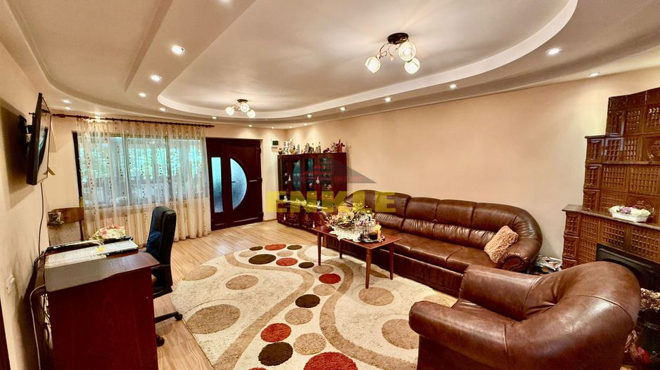 De vanzare casa P+M, 900 mp teren, zona Baisa - Poză 2