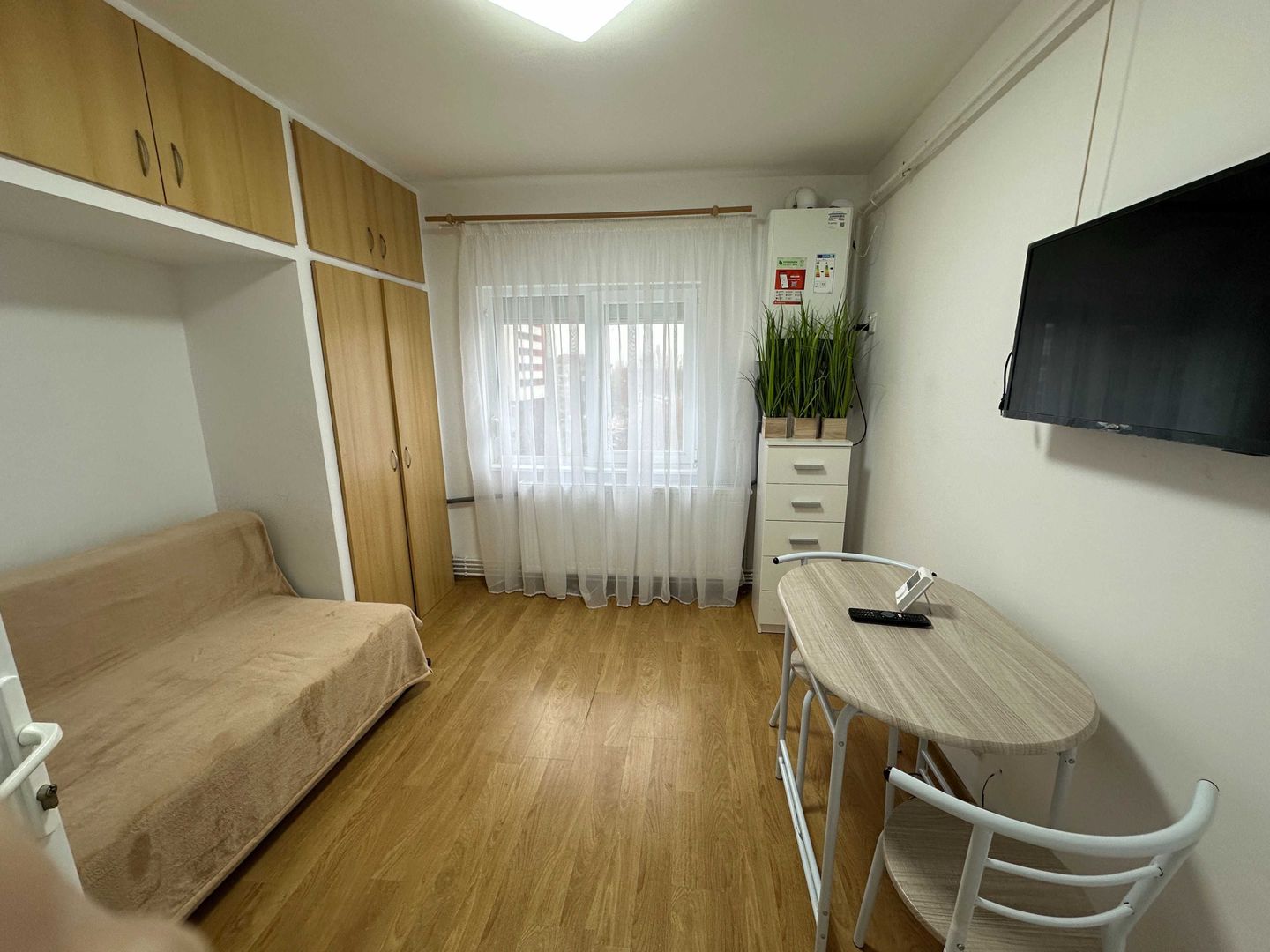 Soarelui | 1 Camera | Disponibila imediat | Centrala proprie | Renovata complet - Poză 2
