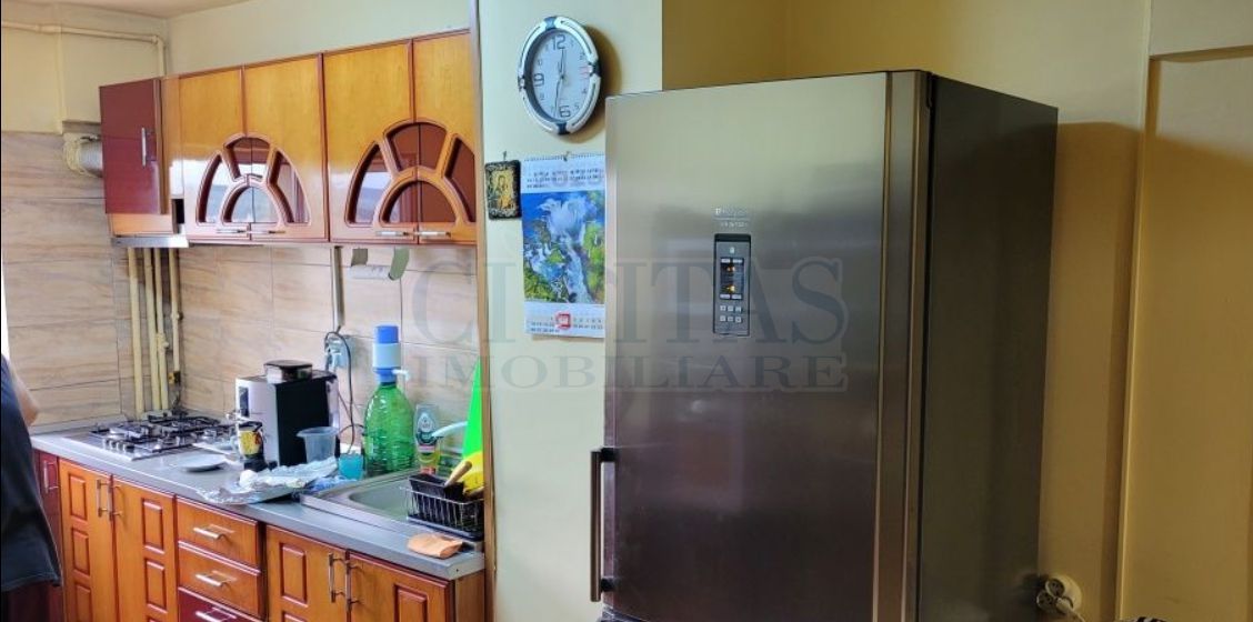 4 camere zona Casa Piratilor, 80 mp, decomandat - Poză 3