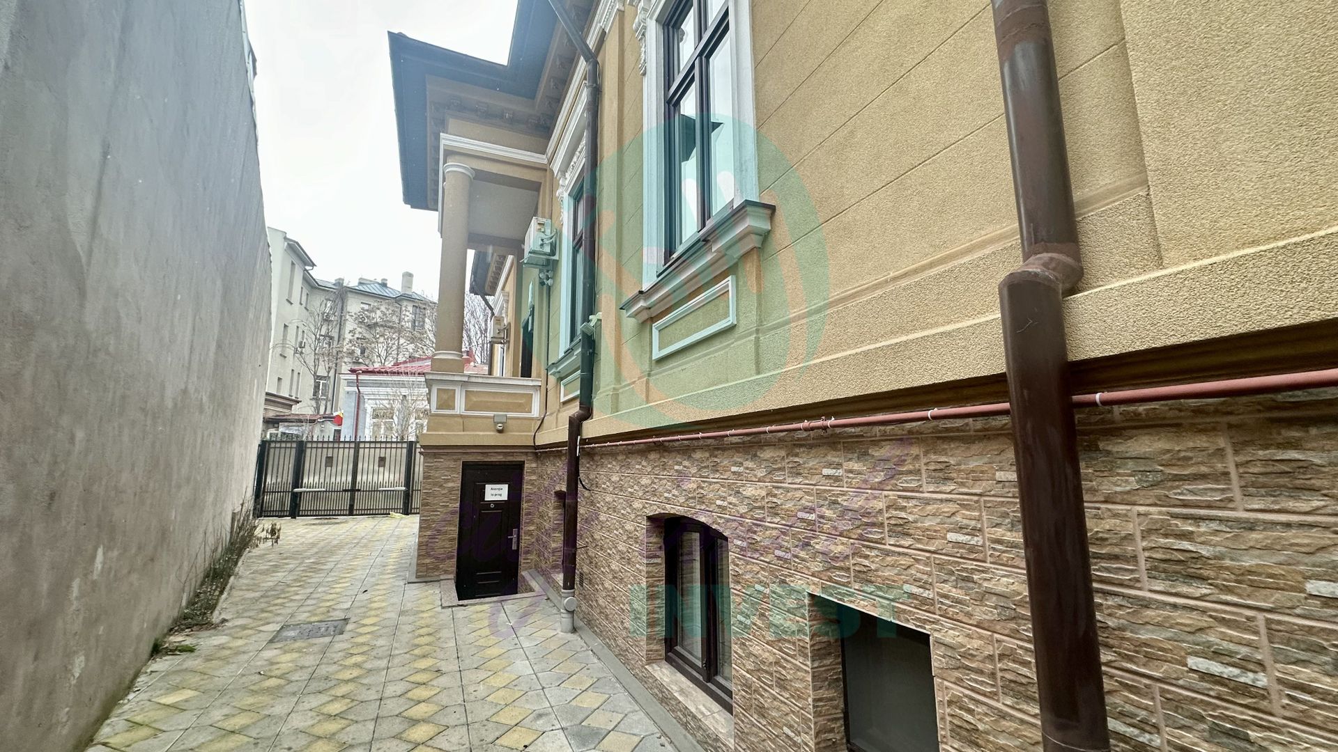 Casa eleganta si curte proprie de 71 mp in zona Plantelor - Poză 17