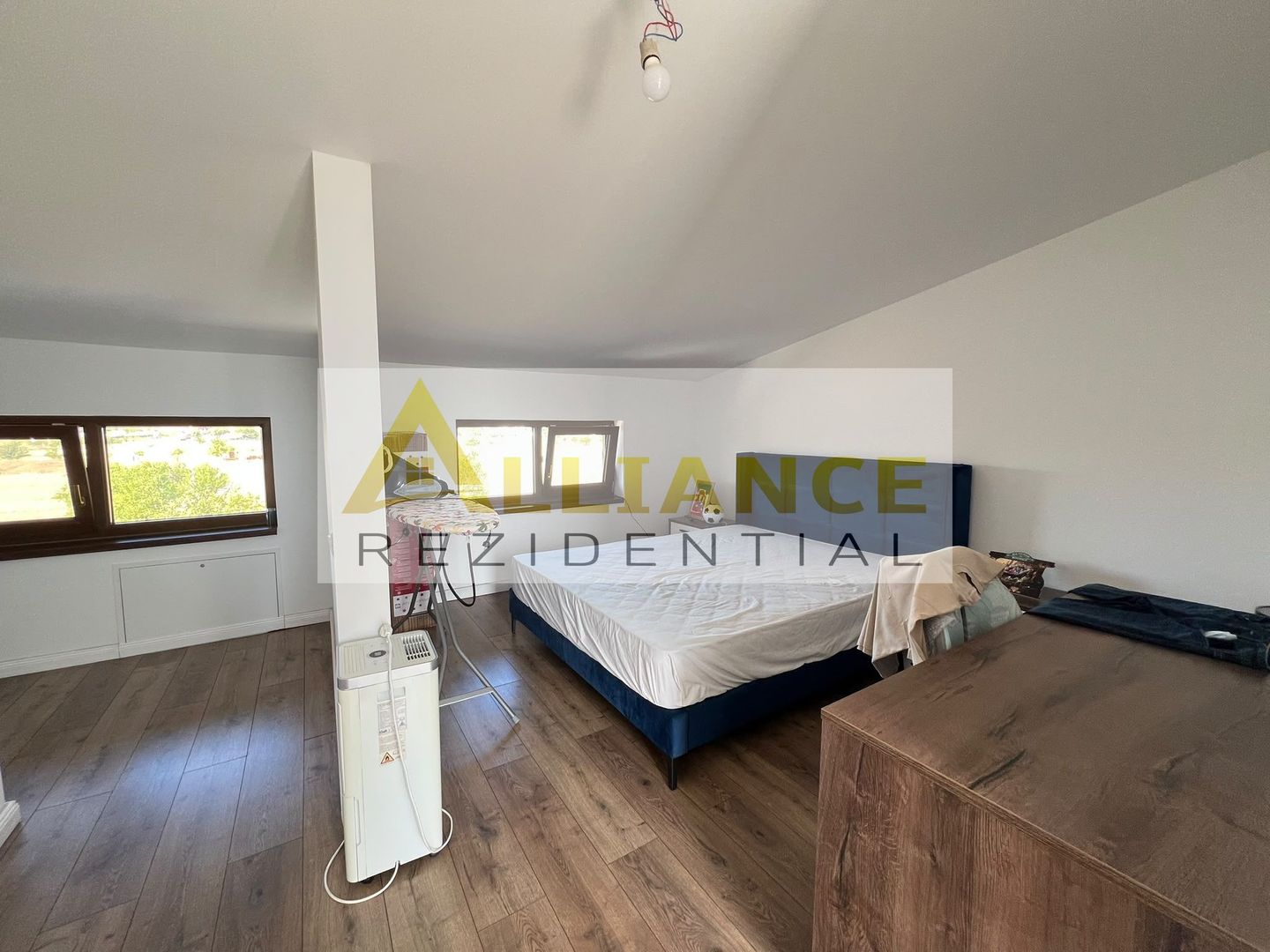 Duplex mobilat si utilat - 4 camere - Strada asfaltata-800 M de STV - Poză 18