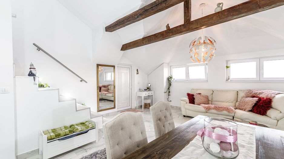 Apartament tip Samantha cu 3 camere în Bujac - Poză 1