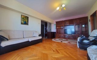 SOLD / VANDUT Apartament cu 3 camere de vânzare în zona Capitol - Poză 2