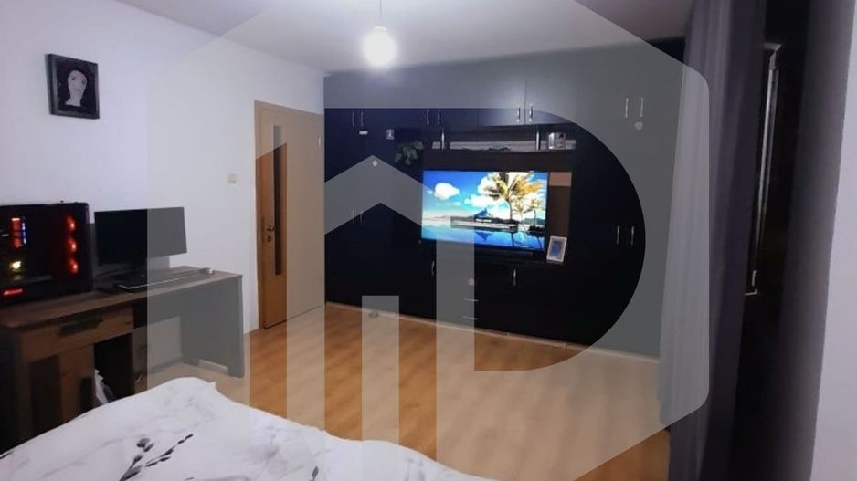 Apartament 3 camere Strand- Etaj 1/Decomandat+balcon+pivnita - Poză 4