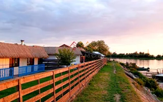 De vanzare pensiune 14 camere, teren 1500 mp, multiple dotari - Poză 13