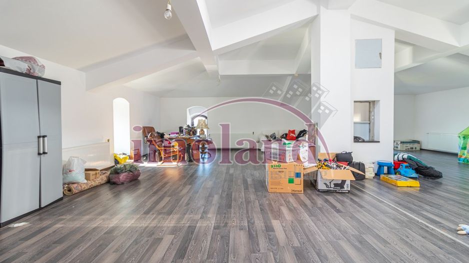 Vila cu piscina si garaj - 6 dormitoare - Pantelimon - Poză 36