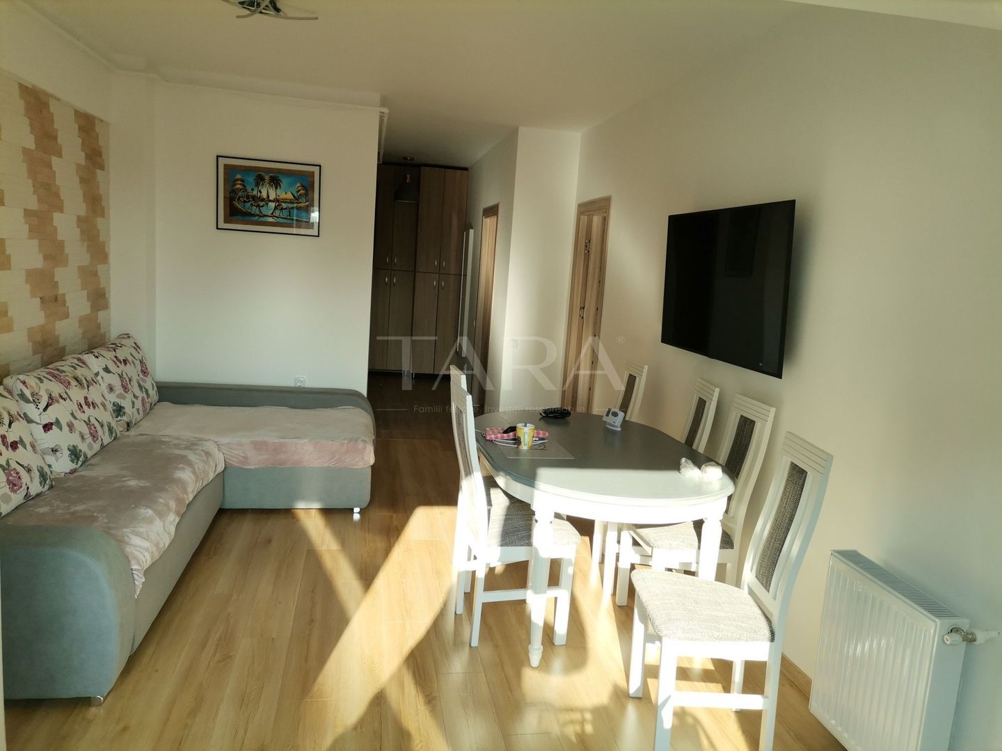 Apartament cu 3 camere, terasă de 30mp cu piscină, 2 parcări subterane - Poză 1