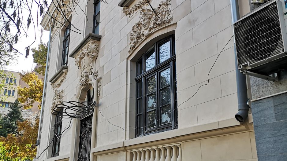 O BIJUTERIE ARHITECTURALA IN CENTRUL BUCURESTIULUI - Poză 9