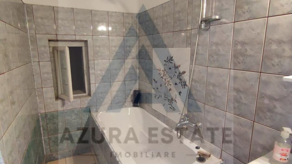 Casa 4 camere 2 bai garaj inchis pivnita si teren 740 mp in Seica Mica - Poză 10