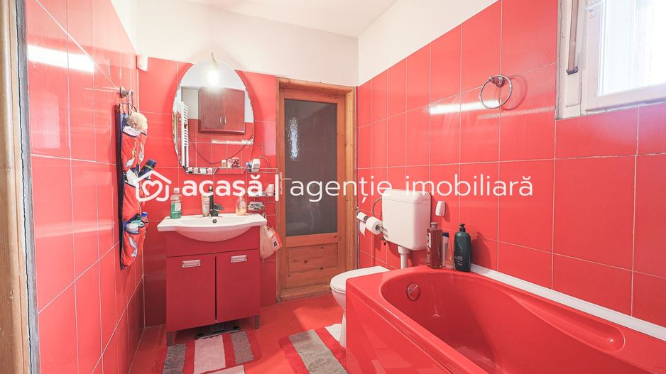 Casă cu teren generos și autorizatie pentru investiție in Parneava - Poză 12