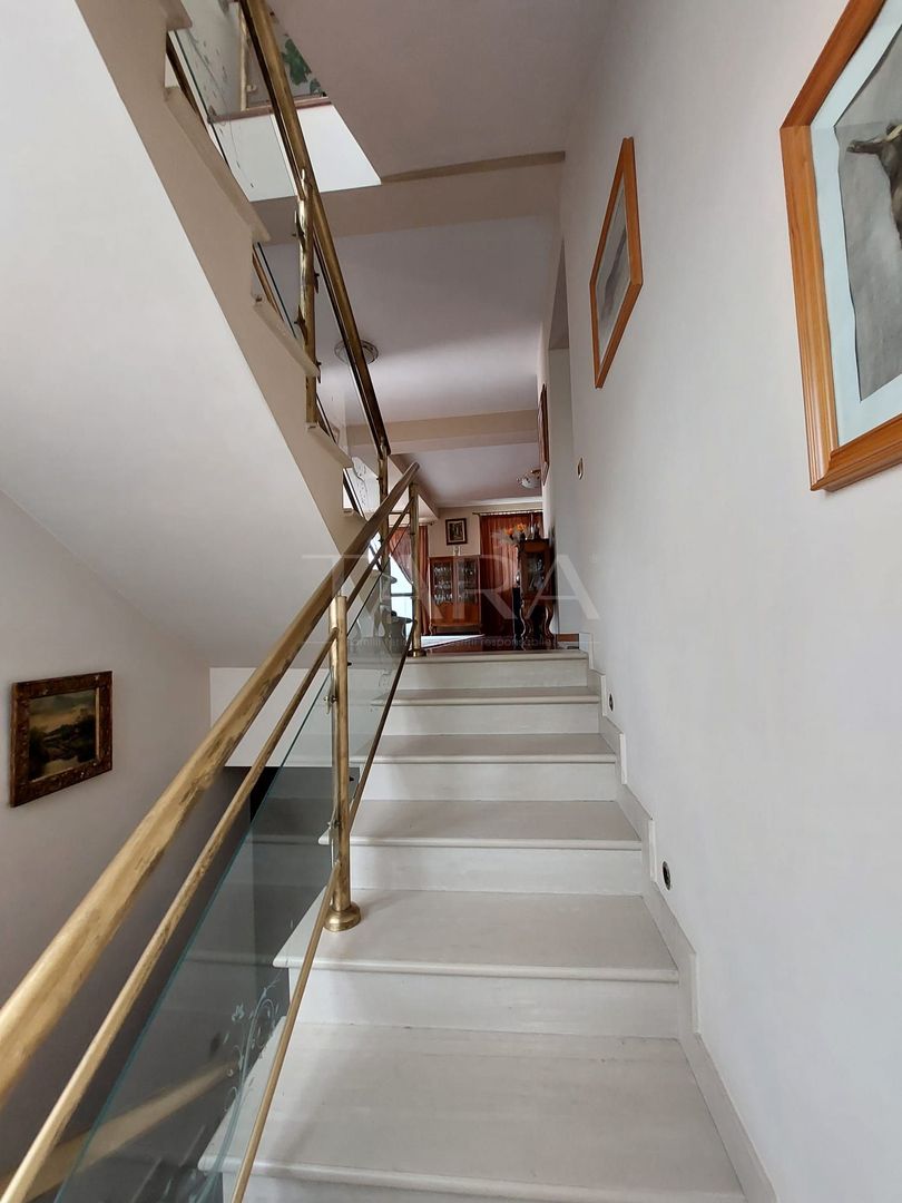 Casă cu 5 camere. de vânzare in Floresti, zona Parcului Poligon. - Poză 16