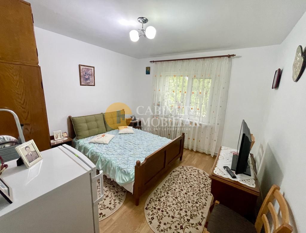 3 Camere Decomandat - Bloc dupa 80 - Etaj Intermediar - Podu Ros - Nicolina - Poză 2