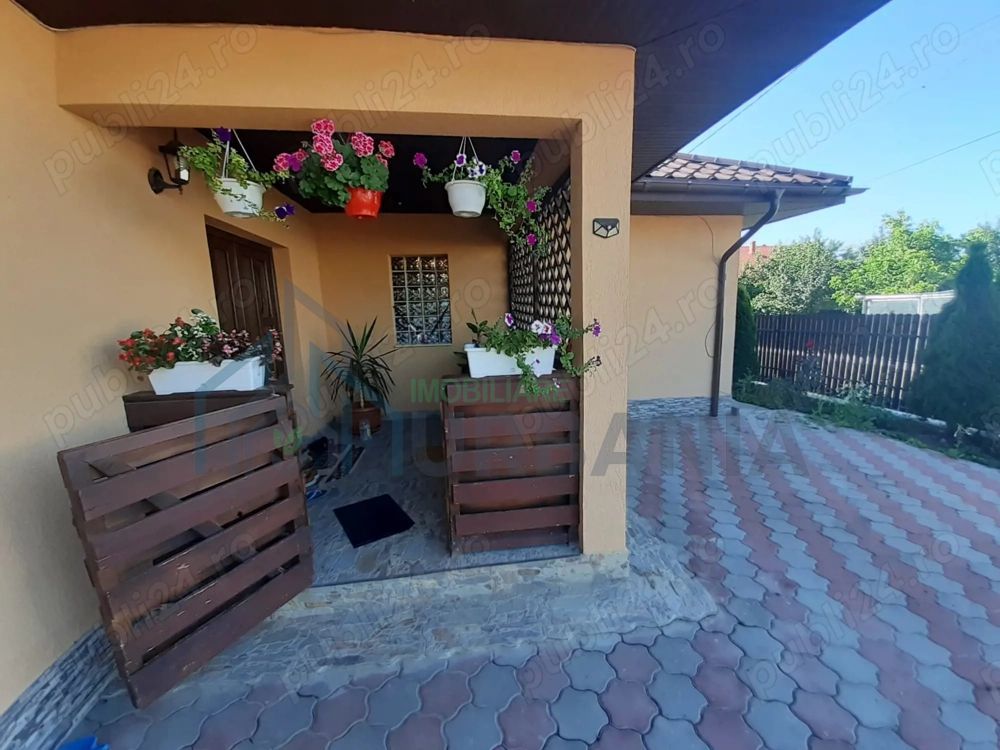 Casă de vânzare - Poză 1