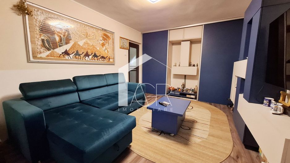 Apartament cu 3 camere, decomandat, zona Vest - Poză 1