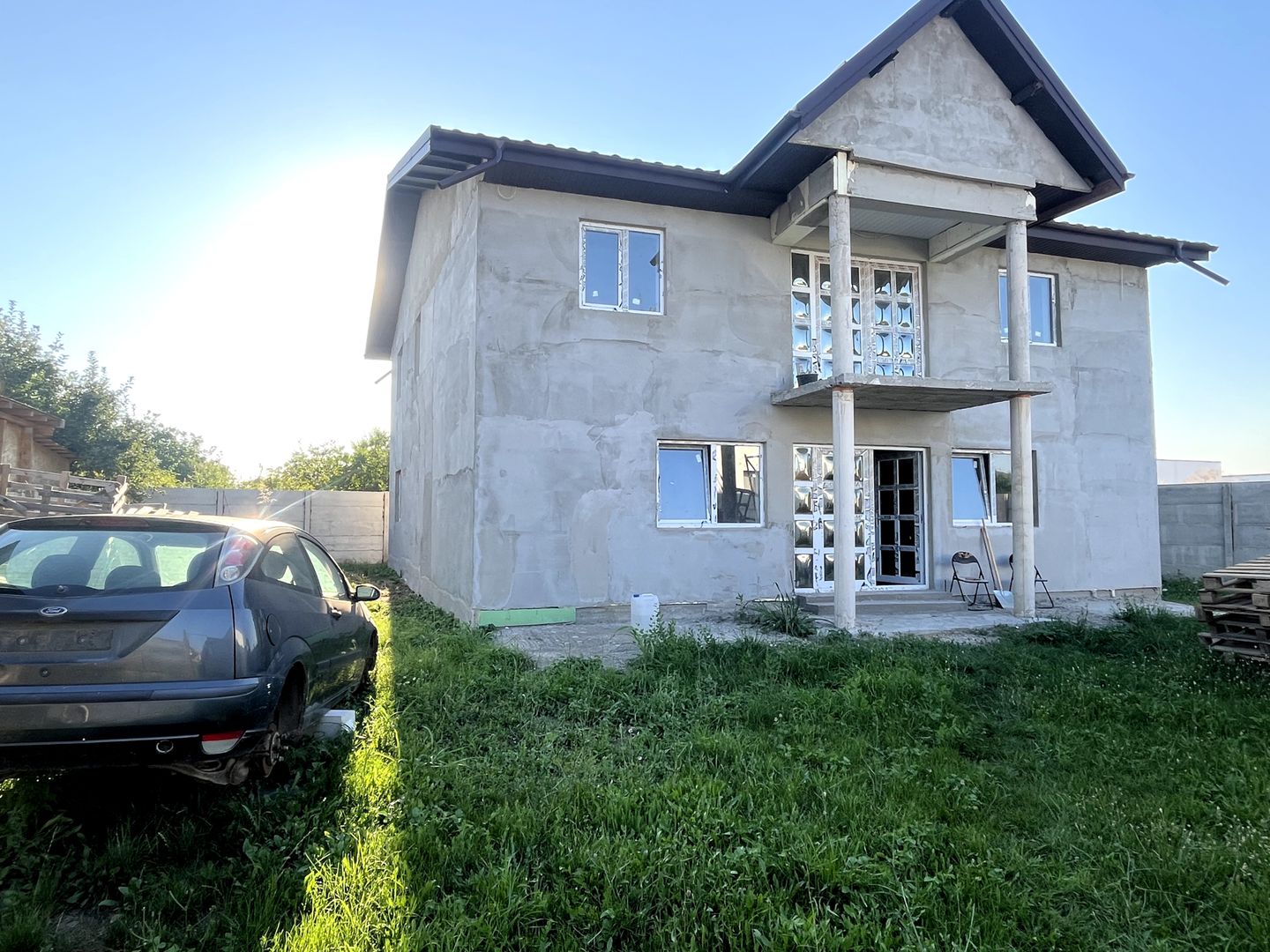 Casa la gri, 7 camere, 2 bai - Poză 1