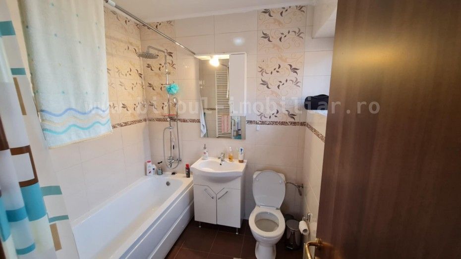 Apartament Spațios 4 Camere – Etaj 1, Complet Mobilat – Intrare Lazu - Poză 9