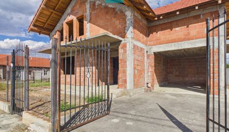 Casă Individuală P+M, în Bacova