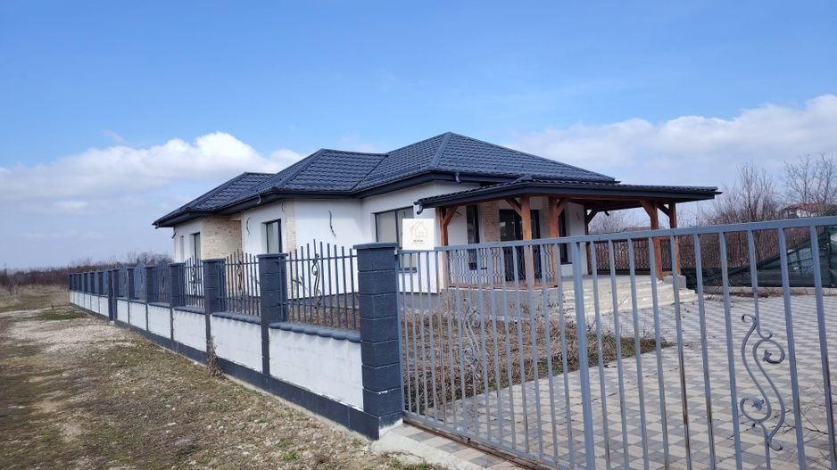 Casa Manastirea 4 camere - Poză 3