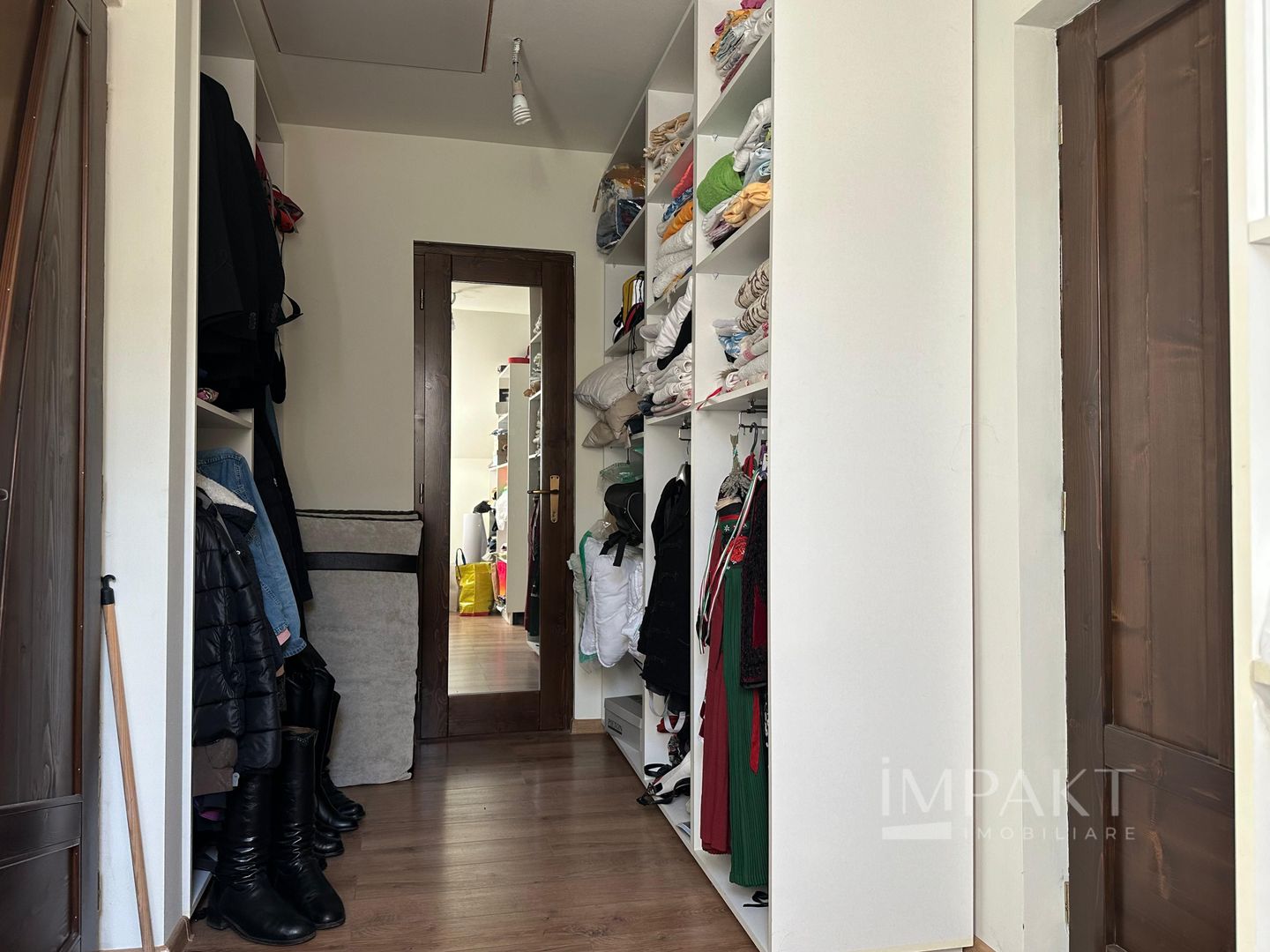 Casa de vanzare 230 mp utili + teren 1000 mp, Luna de Sus, Cluj! - Poză 17