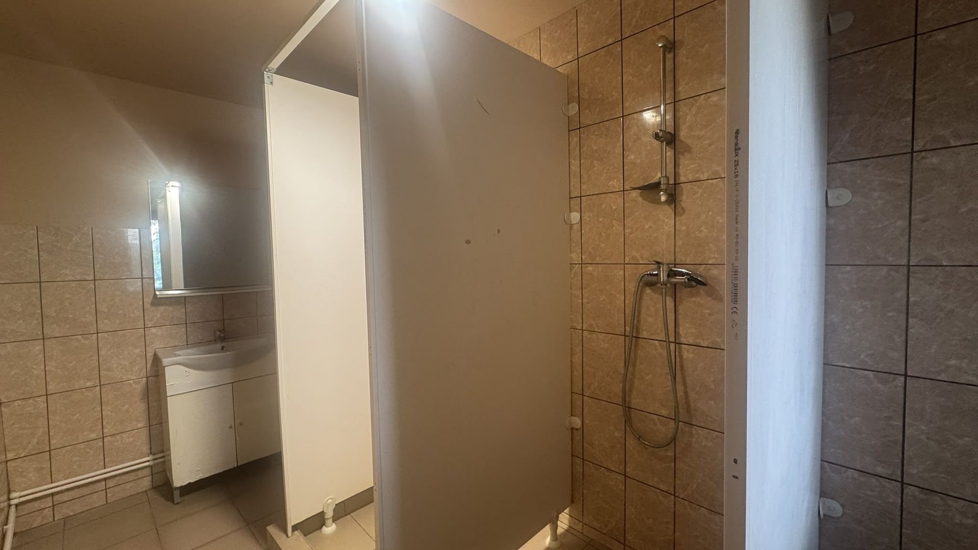 Casa de inchiriat 15 locuri cazare angajati, muncitori Micalaca Arad - Poză 9