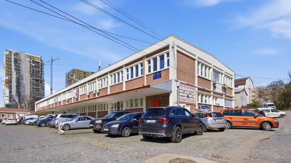 FALEZA NORD cladire multifunctionala 4600 mp cu acces din Bdul Mamaia! - Poză 26