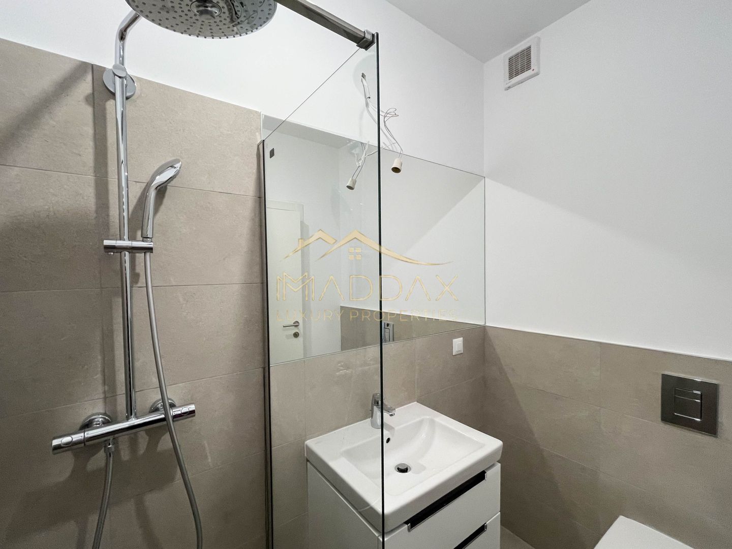 4 rooms apartment***181sqm***// 84sqm garden // Baneasa - Poză 26