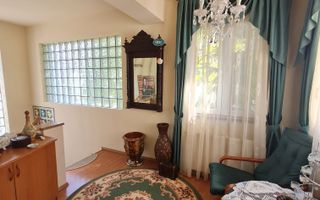 Vila deosebitǎ în zona centrala - Poză 11