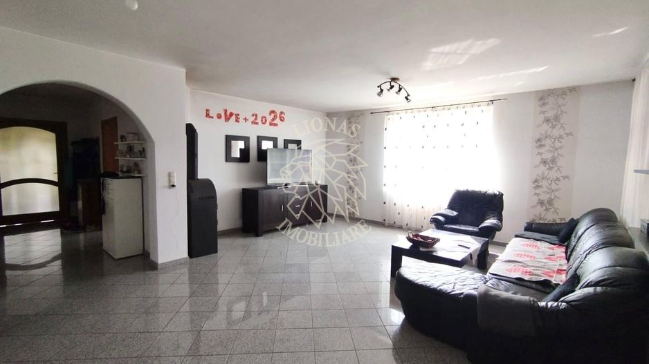 Casa 6 camere 205 mp-teren 14 ari-garaj, anexa, baci-Unirea - Poză 1