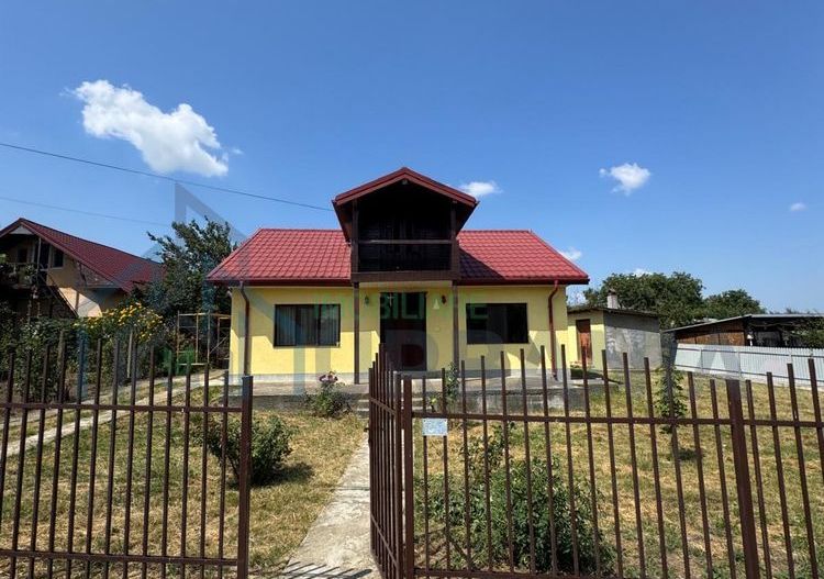 Casă renovată cu 3 camere și teren de 1000 mp în Letcani, Iași - Poză 1