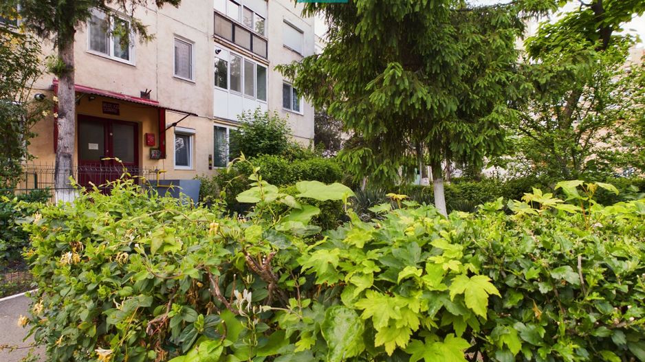 Apartament de vânzare cu 3 camere în Vlaicu - Poză 1