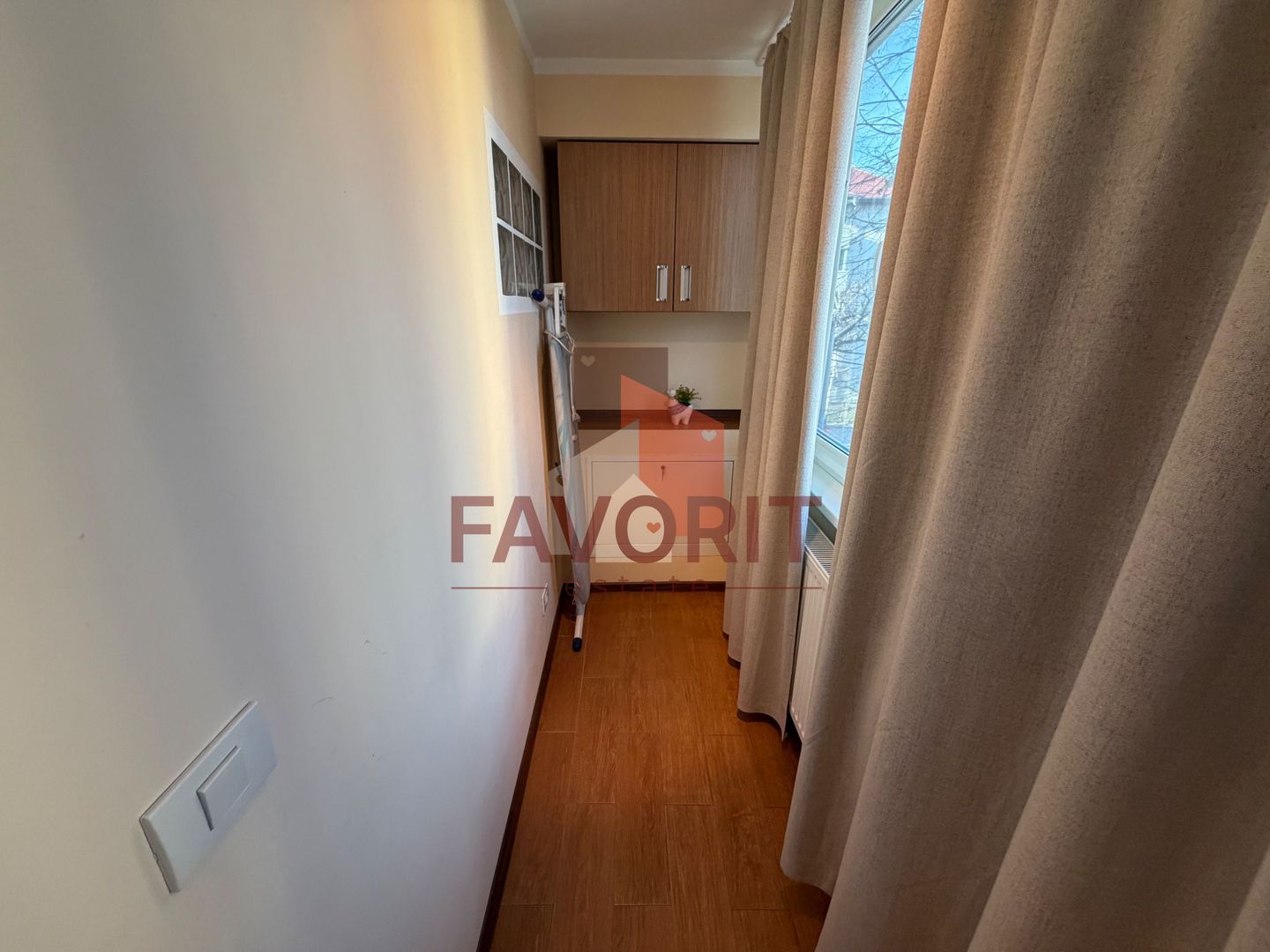 Etaj 2. Disponibil imediat. Garaj. Pozitie excelenta - Poză 17