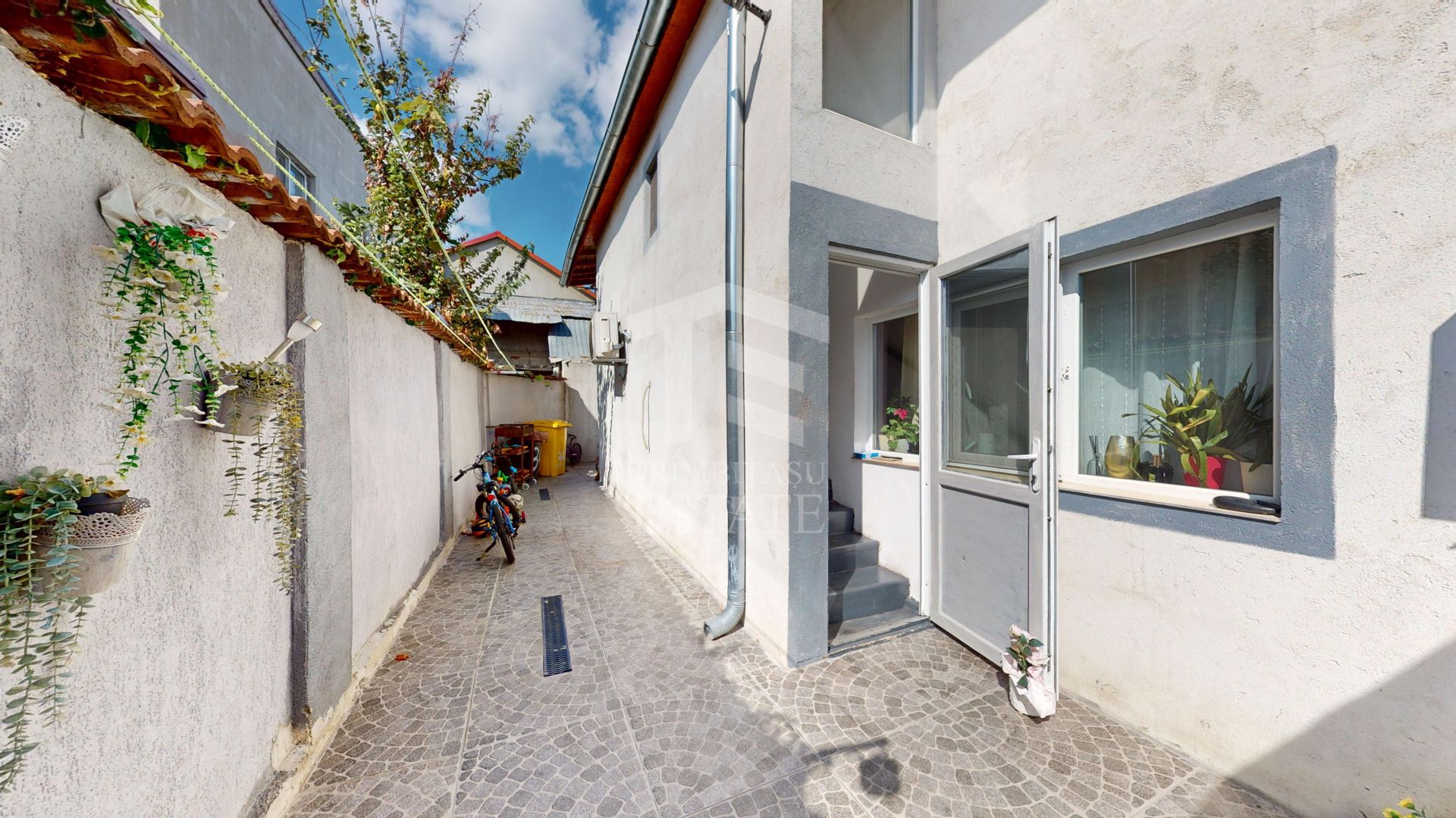 Casa P+1 Sector 5 / Ideala pentru doua familii sau investitie - Poză 2