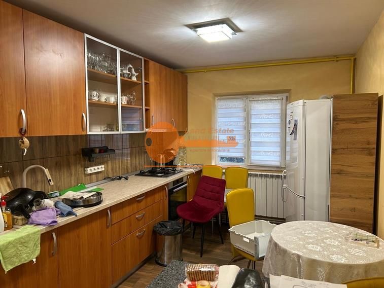 Apartament cu 3 camere in zona Grojului - Poză 3