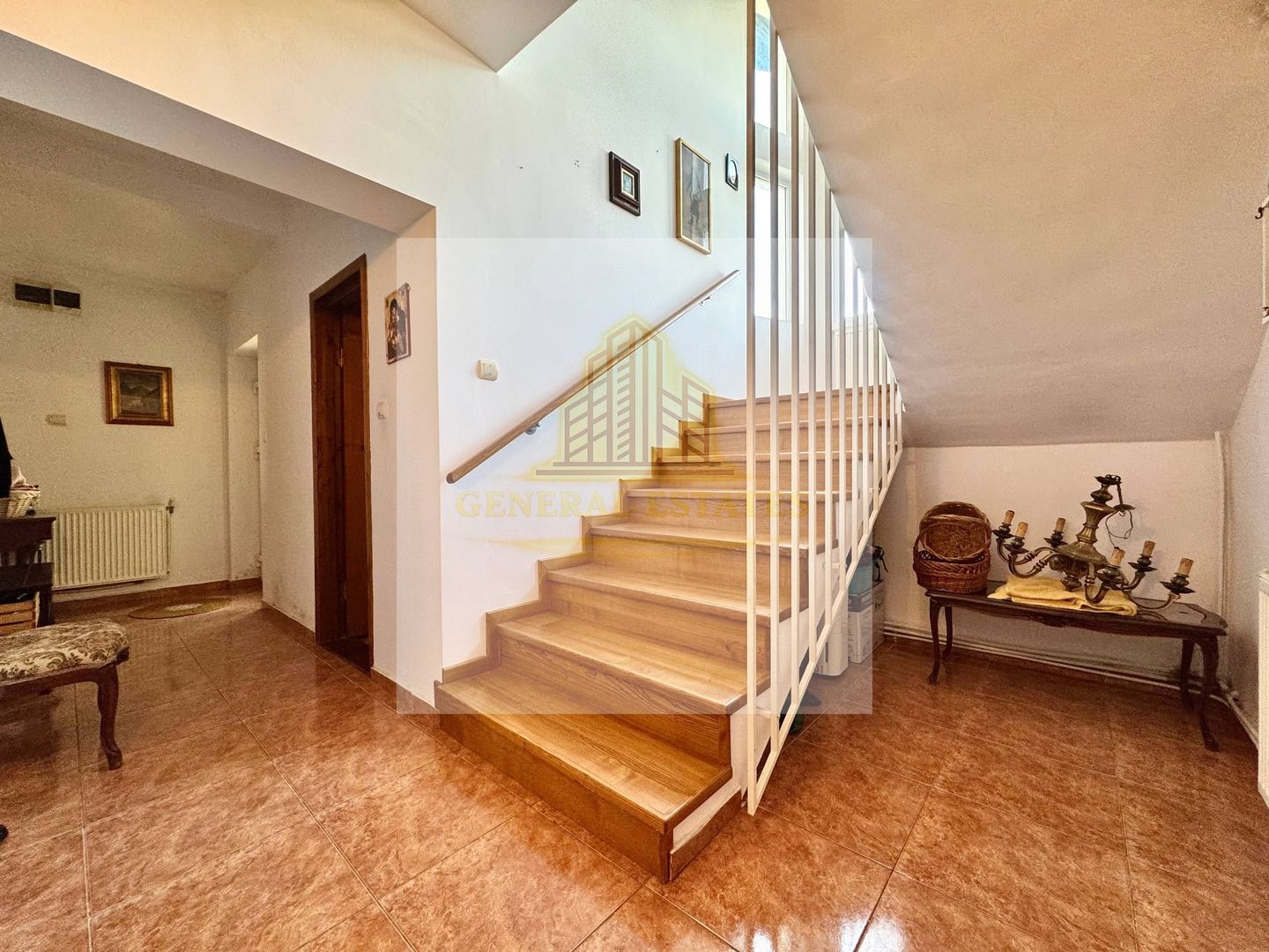 Vânzare Casă  D+P+E - 230 m.p. - Bucium - Poză 17