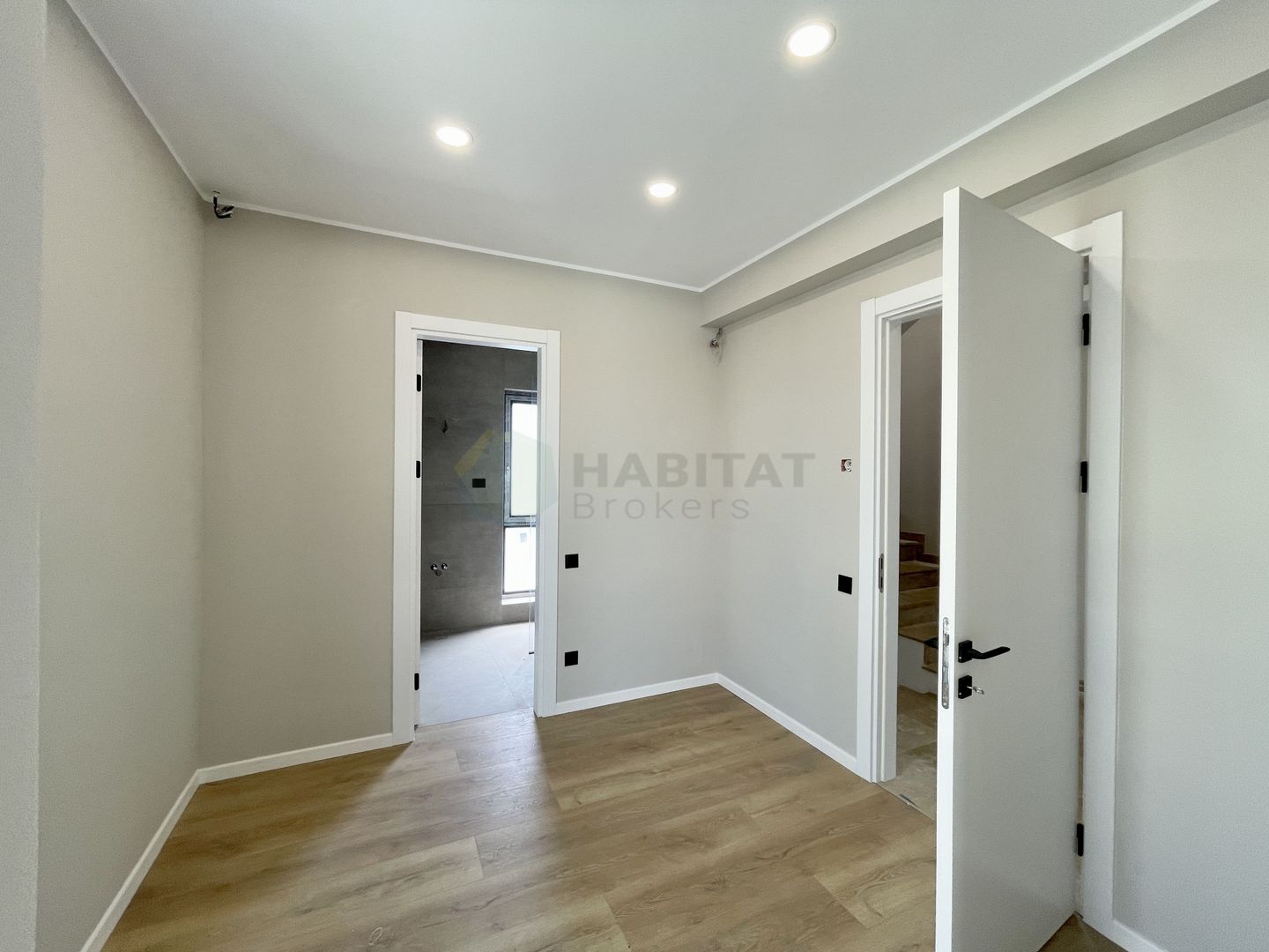 Vila individuala 5 camere Tunari 1 Decembrie - Poză 19