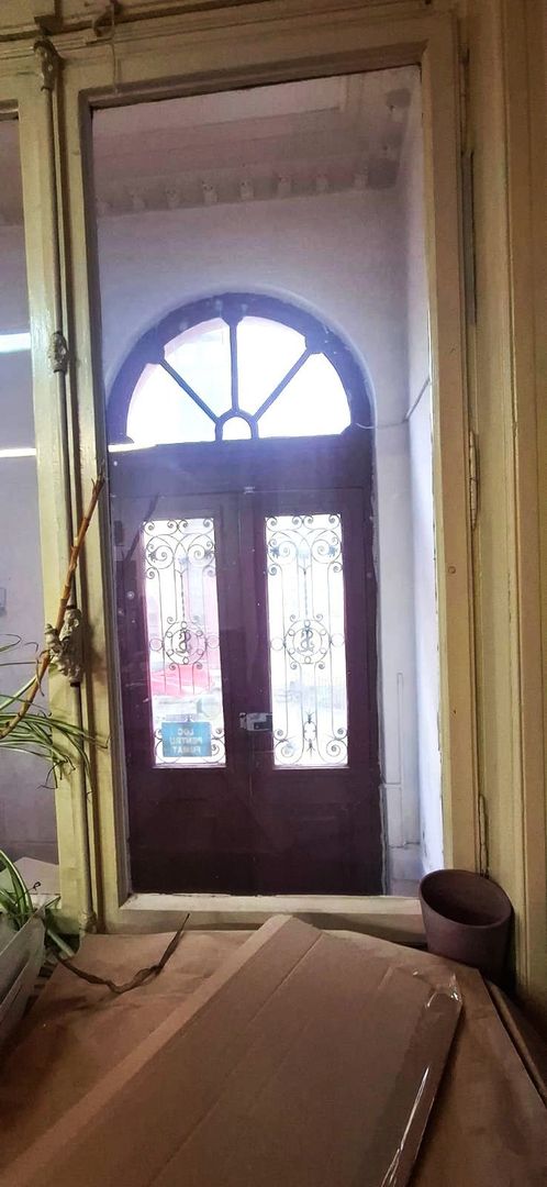 Sanctuar de Epocă: Reședință Grandioasă cu 10 Camere, Turn și Grădină - Poză 2