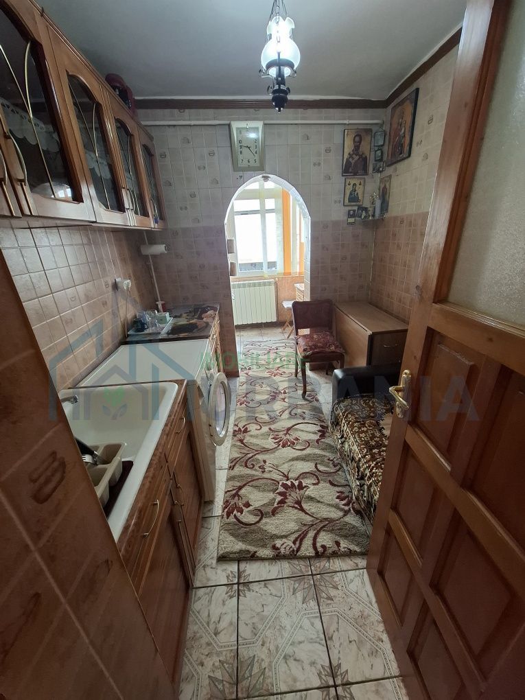 Apartament cu 2 cam D Dacia peste stradă de Biserică - Poză 7