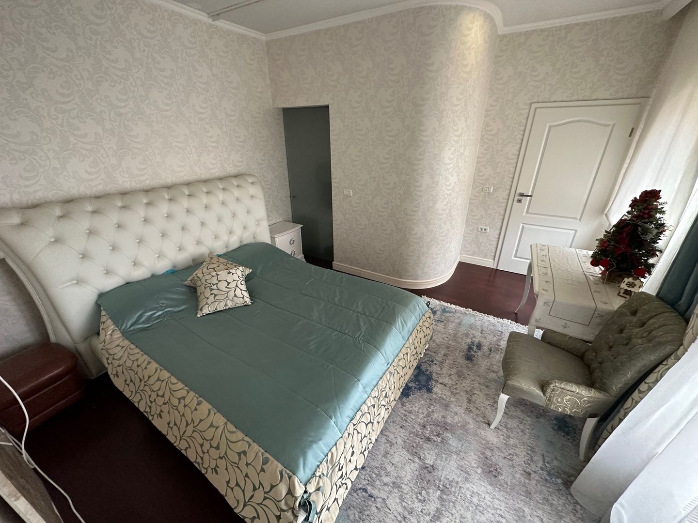 Casa la artera pretabilă Clinica medicala / birouri - Poză 11