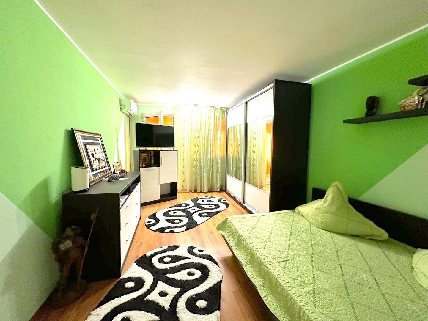 Vila de vanzare zona Metro/Arcasilor - P+1E+M - Poză 18