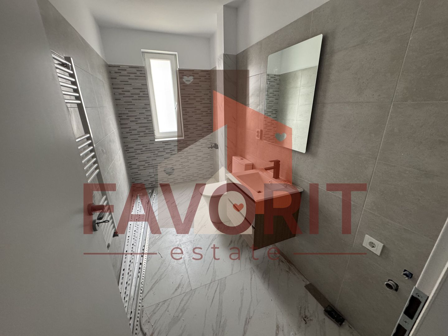 Decomandat. Disponibil imediat. Gradina proprie. Strada asfaltata - Poză 8