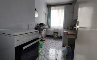 Apartament cu 3 camere, locatie deosebita, zona Spitalul Judetean. - Poză 1