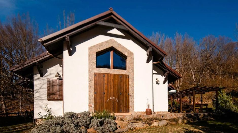 Investitie Valiug lacul Gozna Casa utilata 5 camere parau padure - Poză 3