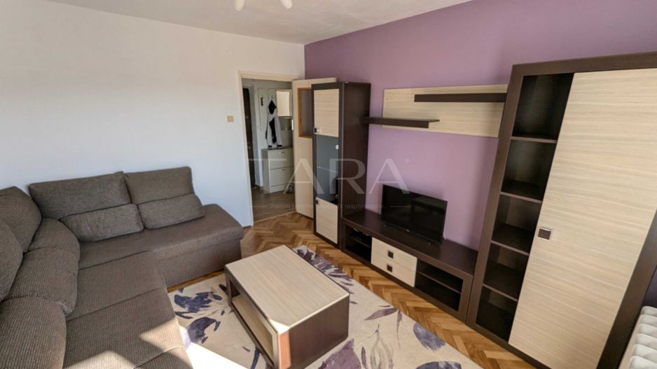 Apartament 2 camere decomandate, balcon închis, renovat, mobilat și ut - Poză 1