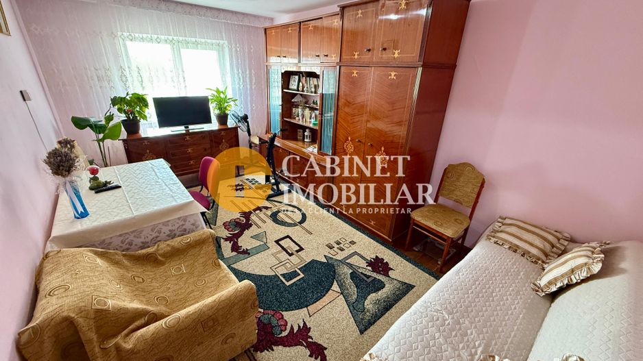 Rond Zimbru - Apartament cu 3 camere decomandat - Bloc dupa 1980 - Poză 2