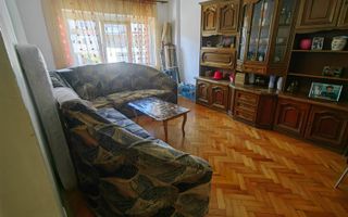 Apartament 3 Camere, Decomandat, Zona Cetate, Etaj 1 - Poză 4