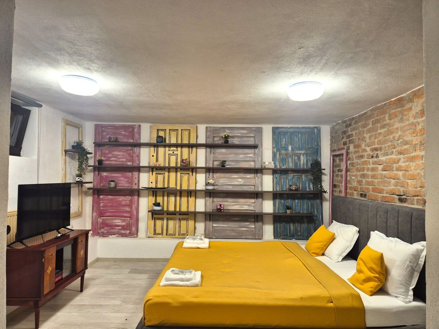 Exclusivitate - Zona Afi, garsonieră la casă - Poză 1