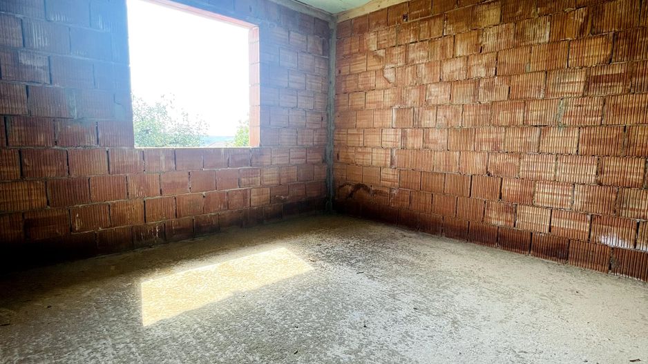 Casă Parter la Roșu – Hidișelul de Sus, Teren Generos 2776 mp - Poză 11