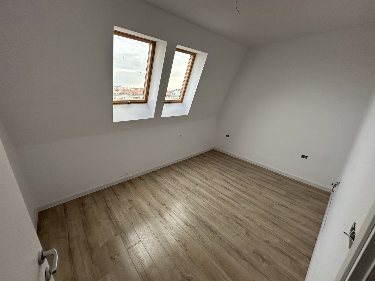Apartament 2 camere la Mansarda zona Bucovinei - Poză 6